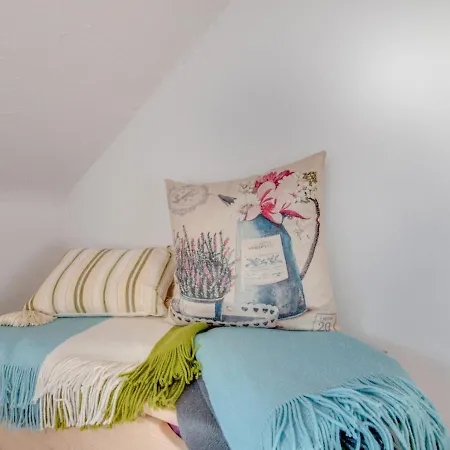Semesterbostad White Yard